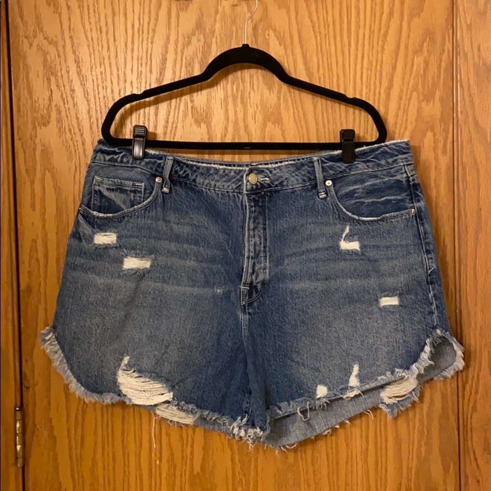 Good American Bombshell High Waist Cutoff Shorts